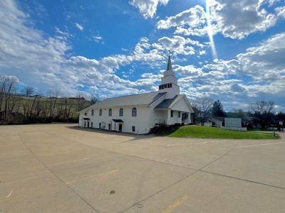 /international/us/3725-charleston-road-gandeeville-wv-110106932194/