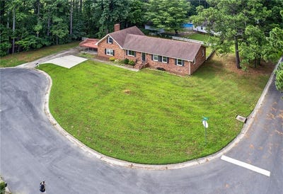 /international/us/519-canine-trail-suffolk-va-110101068430/