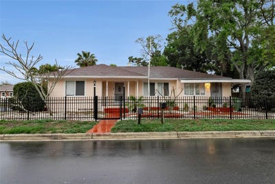 /international/us/1008-16th-avenue-w-bradenton-fl-110106471249/