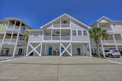 /international/us/1510-lake-park-boulevard-s-carolina-beach-nc-110100947643/