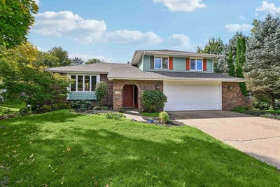 /international/us/2129-slagle-cir-iowacity-ia-110120530515/