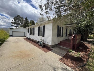 /international/us/190-e-spruce-street-harrison-mi-110104867967/
