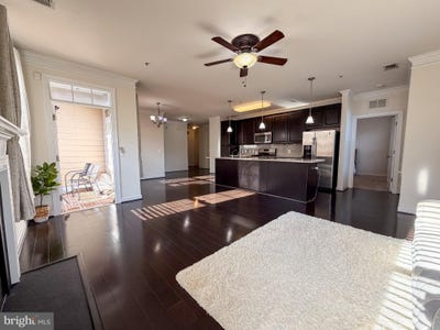 /international/us/13723-neil-armstrong-avenue-herndon-va-110107806775/