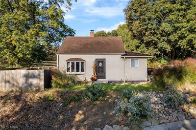 /international/us/330-leeds-street-akron-oh-110120465741/