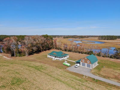 /international/us/26297-pitts-creek-road-new-church-va-110105352684/