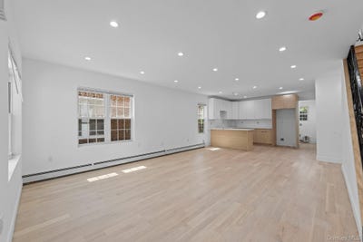 /international/us/13764-westgate-street-springfield-gardens-ny-110108942877/