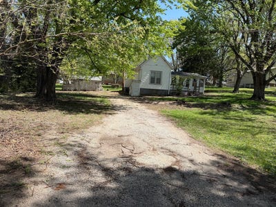 /international/us/901-n-7th-street-tarkio-mo-110107656800/