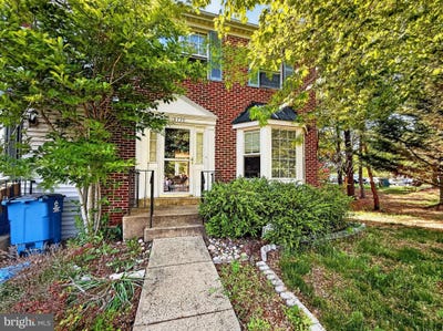 /international/us/14739-flower-hill-drive-centreville-va-110107798428/