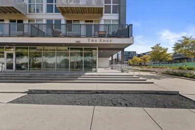 /international/us/1902-n-commerce-st-milwaukee-wi-110106346347/