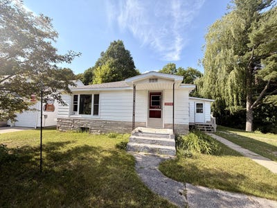 /international/us/13794-turnbull-ave-newberry-mi-110109218278/