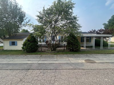 /international/us/4025-clement-street-milford-mi-110110057590/