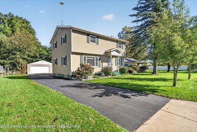 /international/us/909-e-shaw-street-charlotte-mi-110110147891/