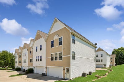 /international/us/1132-10th-avenue-nw-altoona-ia-110108873631/