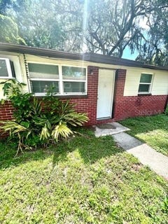 /international/us/9420-greystone-road-thonotosassa-fl-110099063896/