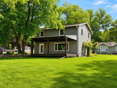 /international/us/1404-4th-street-west-okoboji-ia-110108255154/