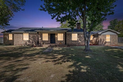 /international/us/1306-s-evenside-st-henderson-tx-110119778762/