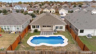 /international/us/111-crooked-trl-bastrop-tx-110104253898/