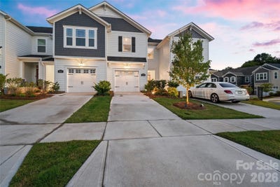 /international/us/608-cassidy-court-clover-sc-110109388095/
