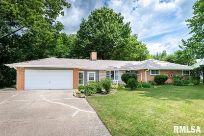 /international/us/926-birchwood-drive-washington-il-110100727299/