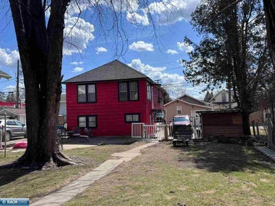 /international/us/212-10th-st-s-virginia-mn-110107385670/