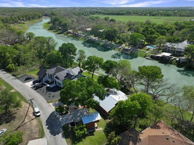 /international/us/200-turtle-lane-seguin-tx-110101095601/?lang=en