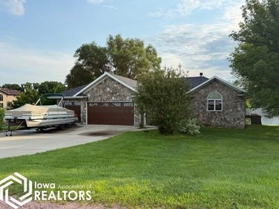 /international/us/11-oak-lake-drive-algona-ia-110101234930/