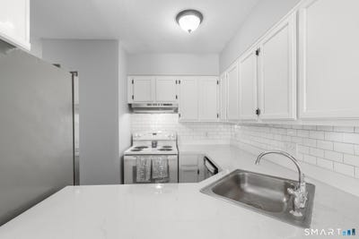 /international/us/219-s-broad-street-meriden-ct-110108171501/