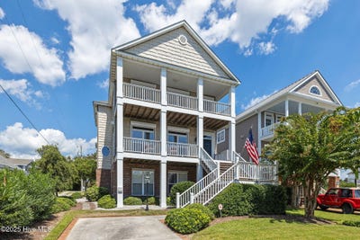 /international/us/2208-evans-street-morehead-city-nc-110106327960/
