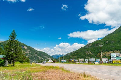 /international/us/7386-us-highway-2-e-columbia-falls-mt-110097753788/?lang=zh-cn