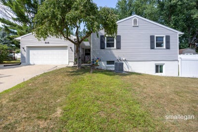 /international/us/510-w-high-street-greenville-mi-110101420542/?lang=en