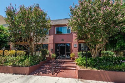 /international/us/5349-newcastle-encino-ca-110108931473/