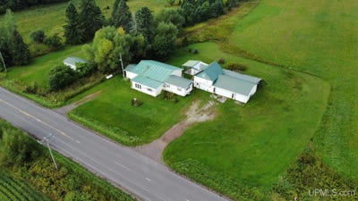 /international/us/15098-pelkie-road-pelkie-mi-110110245153/