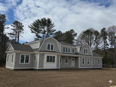/international/us/14-herring-gull-road-mashpee-ma-110107680933/