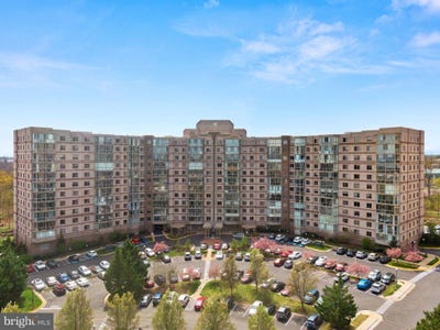 /international/us/19375-cypress-ridge-terrace-leesburg-va-110104483609/