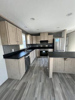 /international/us/604-152nd-st-south-sioux-city-ne-110103479678/