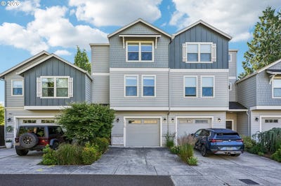 /international/us/16520-se-40th-cir-vancouver-wa-110108739891/
