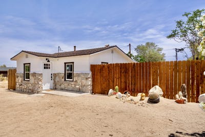 /international/us/6451-mountain-view-street-joshua-tree-ca-110108201188/