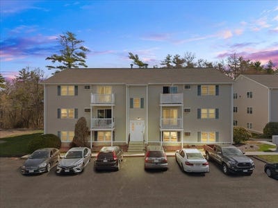 /international/us/1607-braley-road-new-bedford-ma-110107409579/