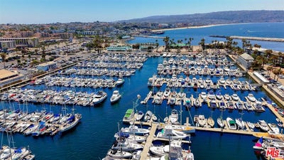 /international/us/420-s-broadway-redondo-beach-ca-110099105822/