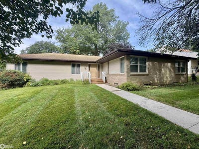/international/us/707-e-division-street-audubon-ia-110119597949/