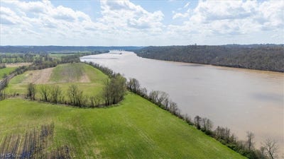 /international/us/robinhood-road-washington-wv-110107259313/