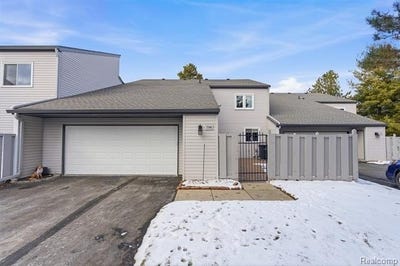 /international/us/7706-gunnison-court-brighton-mi-110106098531/