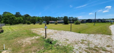 /international/us/240-taylor-road-havelock-nc-110108960322/