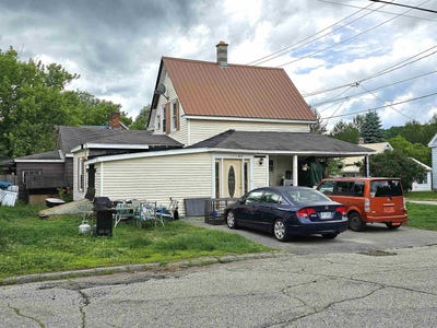 /international/us/1378-napert-street-berlin-nh-110100799620/