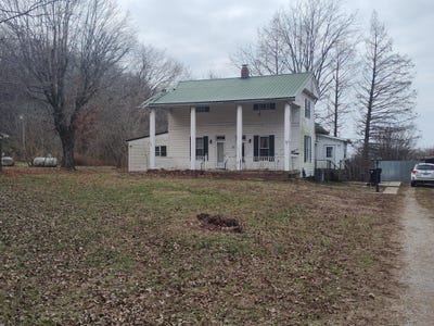 /international/us/9750-ford-road-shawneetown-il-110105634931/