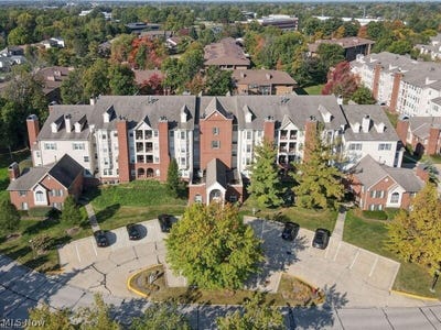 /international/us/240-fox-hollow-drive-mayfield-heights-oh-110107477992/