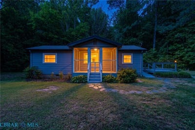 /international/us/13616-john-clayton-memorial-highway-mathews-va-110108199712/
