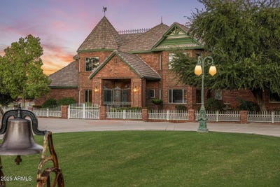 /international/us/2025-s-val-vista-drive-gilbert-az-110102772044/
