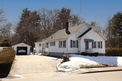 /international/us/930-bay-street-taunton-ma-110106323268/