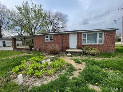 /international/us/4012-illinois-route-16-litchfield-il-110108468282/